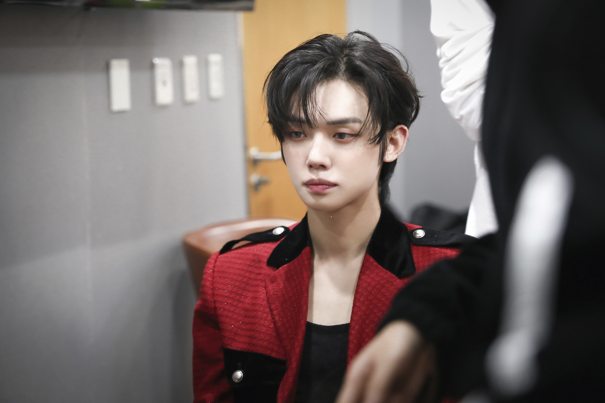 Mini Moments: Backstage With TOMORROW X TOGETHER - MINI V Magazine